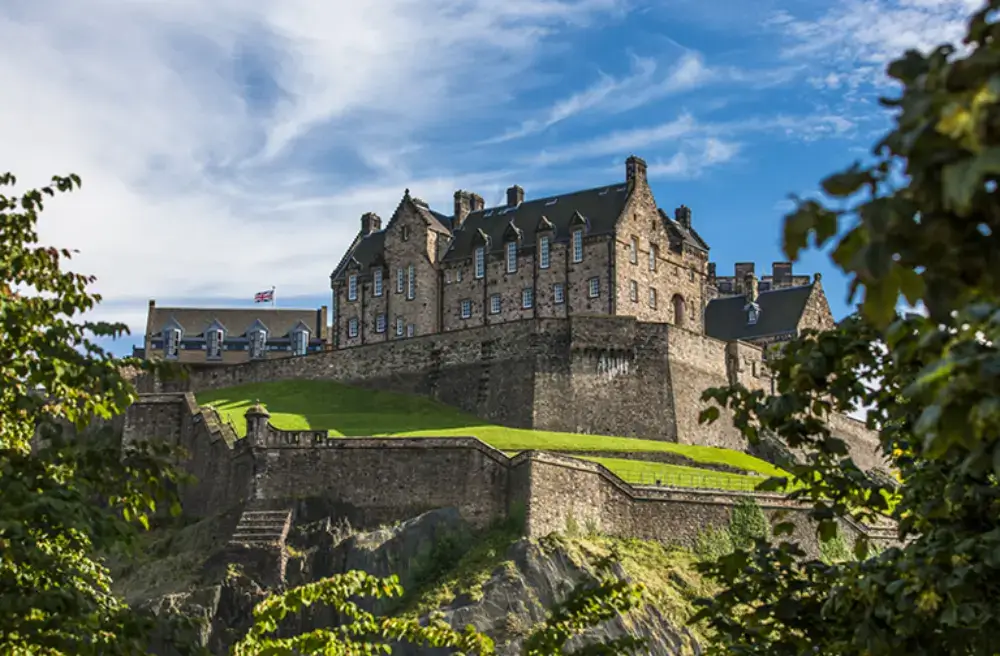 Explore Edinburgh Old Town