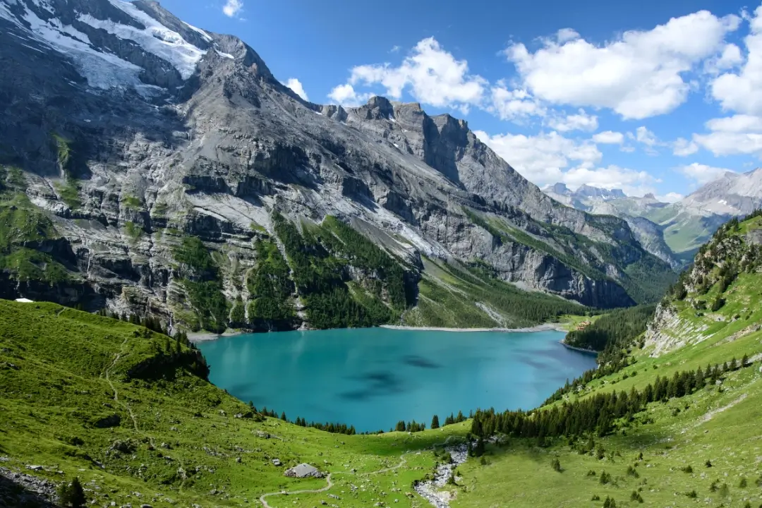 Switzerland Travel Guide for UAE Residents - Plan Your Alpine Adventure