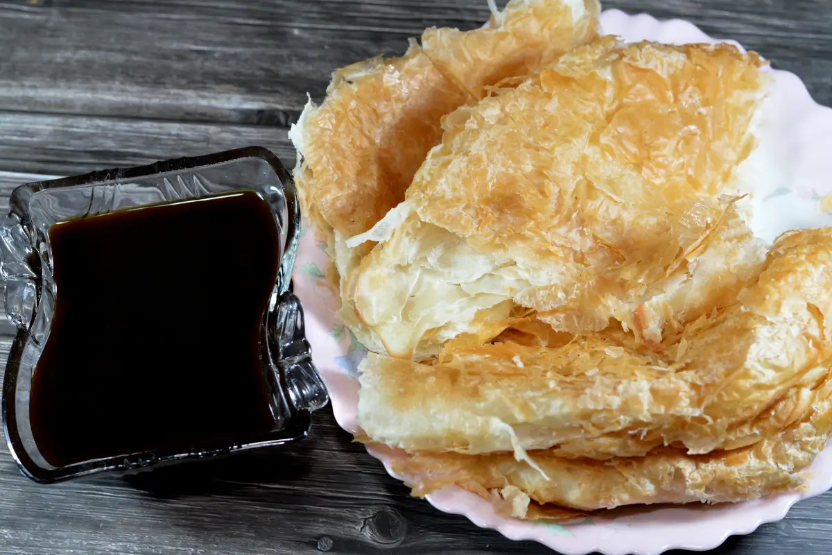 Feteer meshaltet (Egyptian layered pastry)