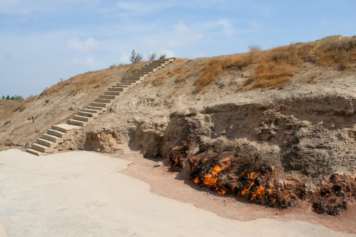 Burning Mountain (Yanar Dag)